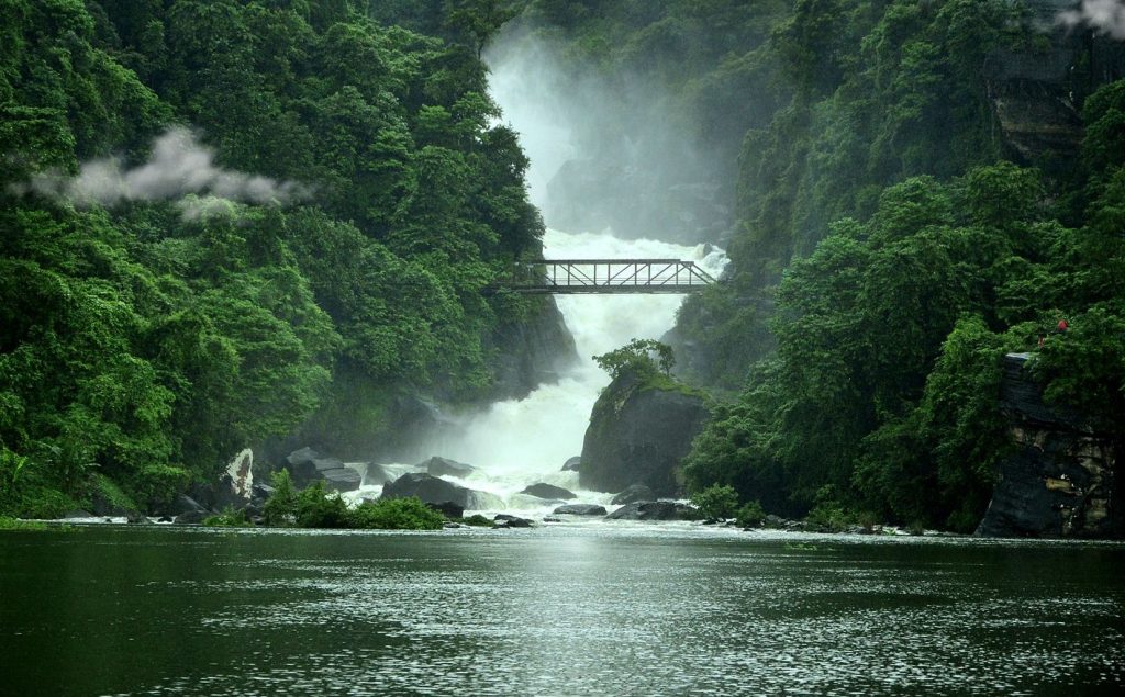 Panthumai Waterfall