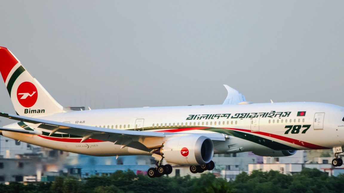 করোনায় আক্রান্ত হচ্ছেন বিমানের পাইলট ও কেবিন ক্রুরা