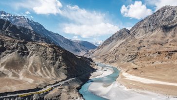 দেড় বছর পর ১৫ অক্টোবর ট্যুরিস্ট ভিসা চালু করছে ভারত