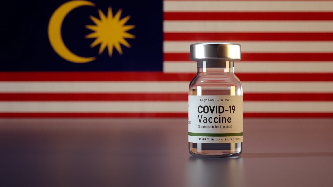 টিকা গ্রহণকারীদের ওপর থেকে ভ্রমণ নিষেধাজ্ঞা তুলে নিলো মালয়েশিয়া