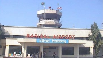 বরিশাল বিমান বন্দরের সীমানা প্রাচীর ভেঙ্গে চলাচলের রাস্তা