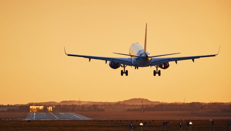 দুই ইসরাইলি যাত্রীর কারণে মাঝ পথ থেকে ফিরে এলো বিমান