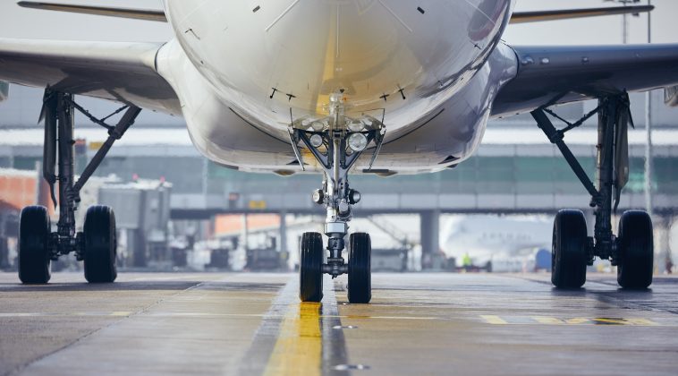 বিমানের চাকার মধ্যে লুকিয়ে আফ্রিকা থেকে নেদারল্যান্ডস