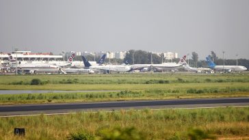 বিমান ওঠানামার ব্যবস্থা