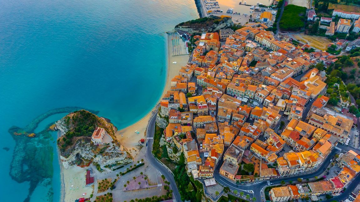 ইতালি মার্চের মধ্যে প্রত্যাহার শুরু করবে কোভিড বিধিনিষেধ