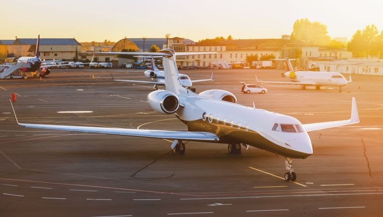 বিমানের টিকিটের দাম কমার কোনো লক্ষণ নেই