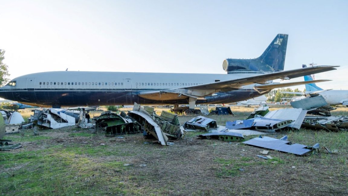 পর্তুগালে মাঝ আকাশে দুই বিমানের সংঘর্ষে পাইলট নিহত