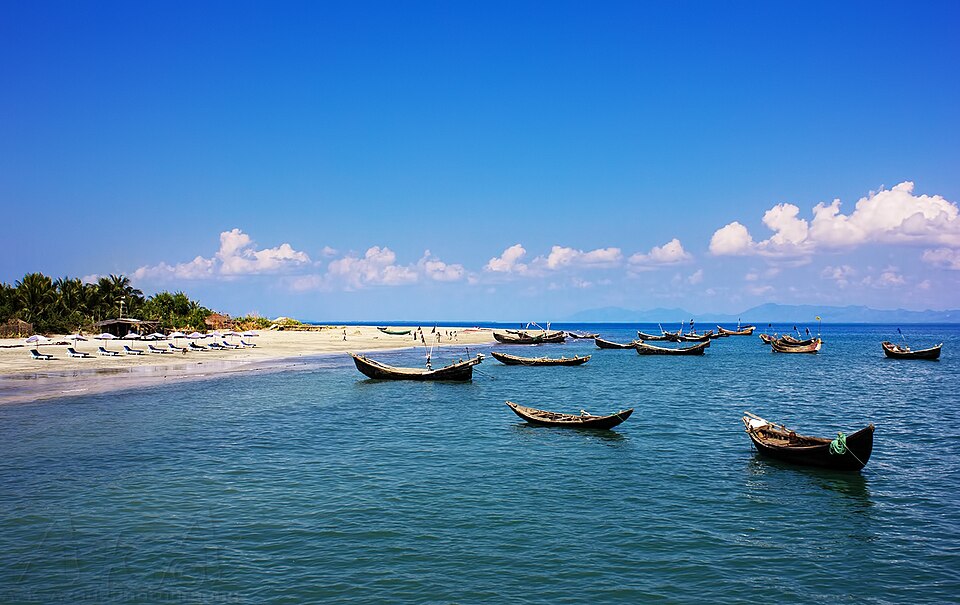 সেন্ট মার্টিনে টেকসই পর্যটন নিশ্চিত করতে সরকারের ১২ দফা নির্দেশনা